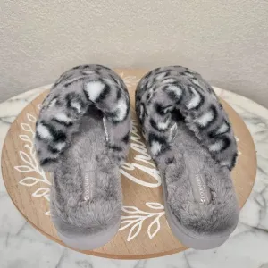 UGG by koolaburra Slippers grey &amp; black animal print Slide in Size 9