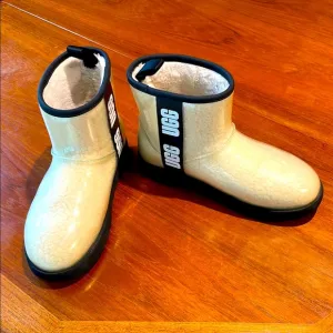 UGG Classic Clear Mini Boot size 8