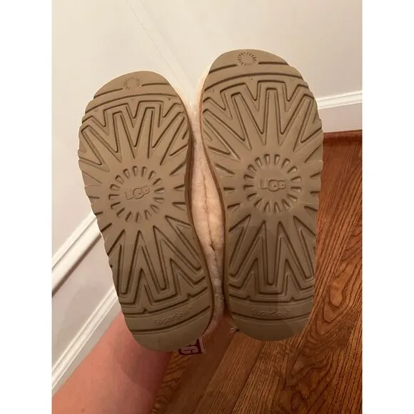 UGG‎ Classic Cozy Bootie Size 7 New without Box