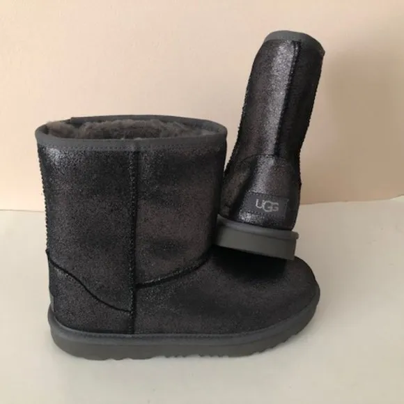 UGG Classic II Short Water Resistant Metallic Glitter boots. Size: 8