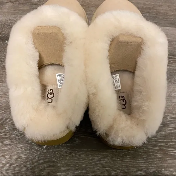 UGG | Cluggette Slippers Indoor Outdoor In Sand NEW In Box