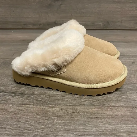 UGG | Cluggette Slippers Indoor Outdoor In Sand NEW In Box