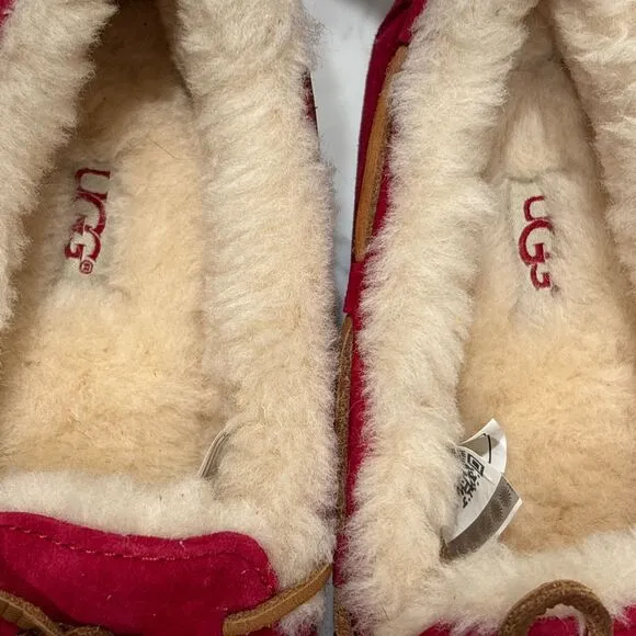 UGG Dakota Slippers Womens 7 Red Suede Moccasin Sheepskin Lined Fur Cozy Indoor