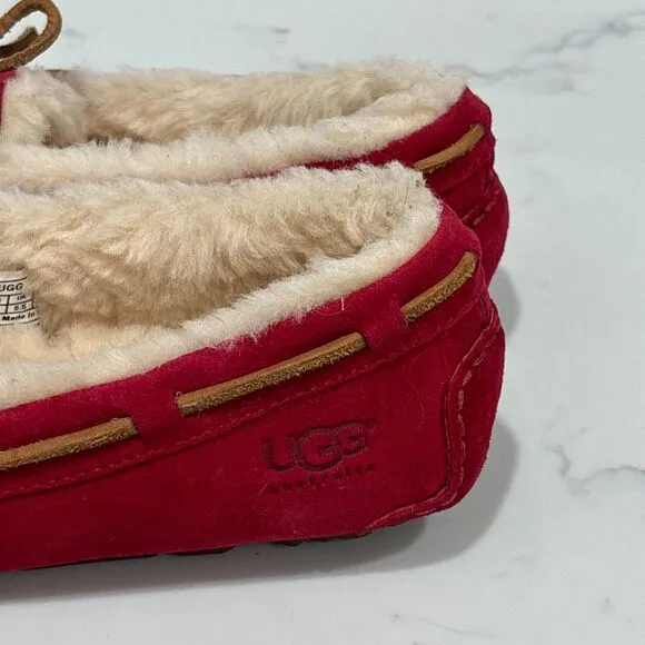 UGG Dakota Slippers Womens 7 Red Suede Moccasin Sheepskin Lined Fur Cozy Indoor
