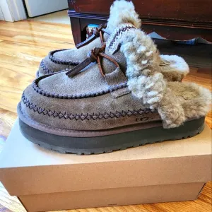 UGG Disquette Alpine Clog Taupe Shearling Lined Platform Size 9 Comfort