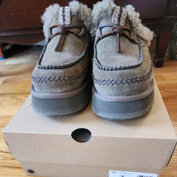 UGG Disquette Alpine Clog Taupe Shearling Lined Platform Size 9 Comfort