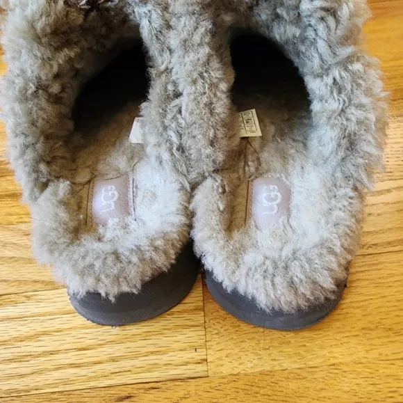UGG Disquette Alpine Clog Taupe Shearling Lined Platform Size 9 Comfort