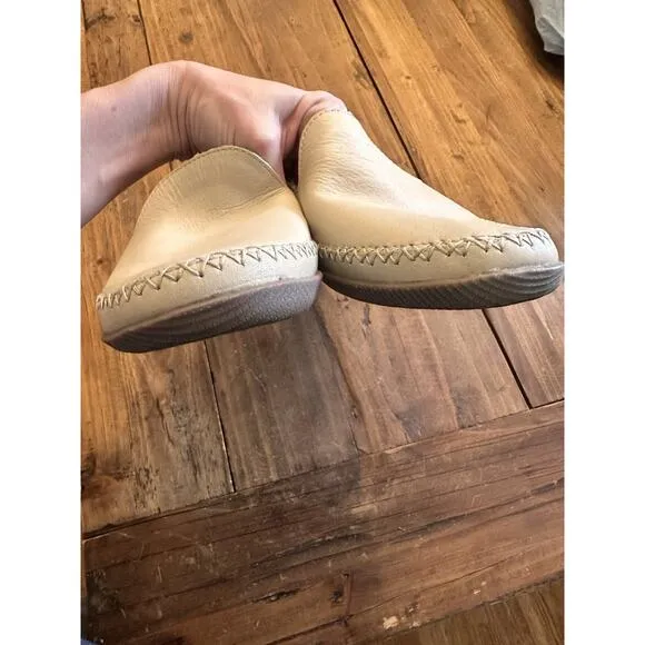 UGG Elodie Slipper Shoes Women's 9 Cream Ivory Bone Leather Shearling Loafers