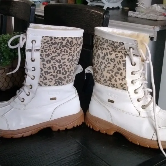 UGG EVENT WATERPROOF BOOTS