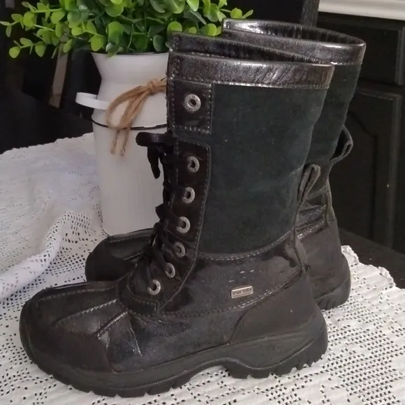 UGG EVENT WATERPROOF BOOTS