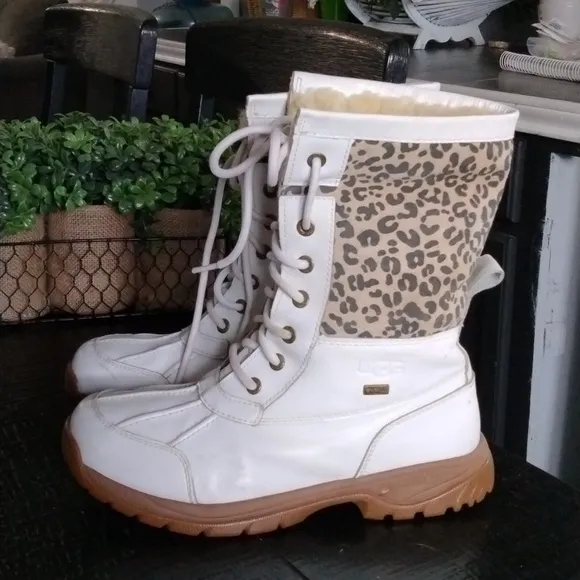 UGG EVENT WATERPROOF BOOTS
