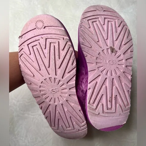 UGG Girls/Kids Funkette Purple‎ Slippers Size 3