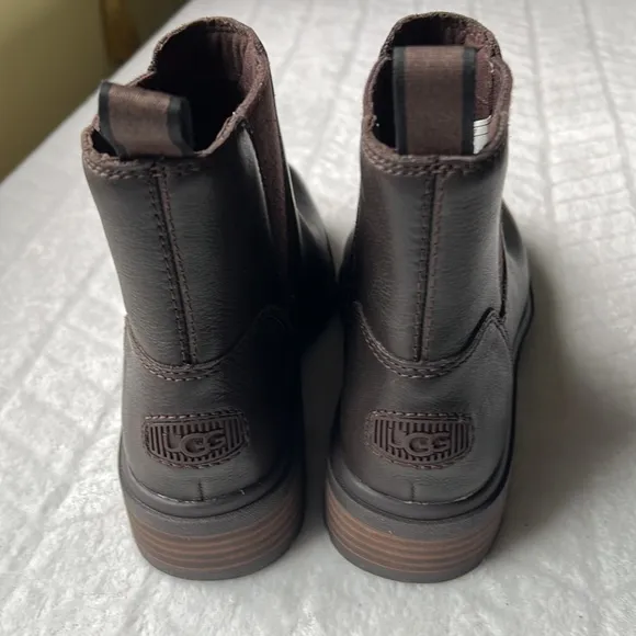 UGG Harrison Chelsea Waterproof Boots- Stout