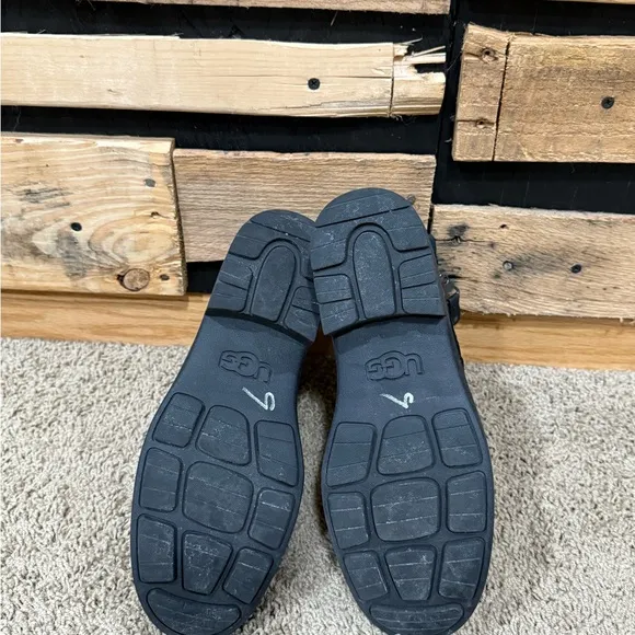 UGG Harrison Zip Black Leather/ Suede AnkleBoots Size 9  WATERPROOF (1121754)