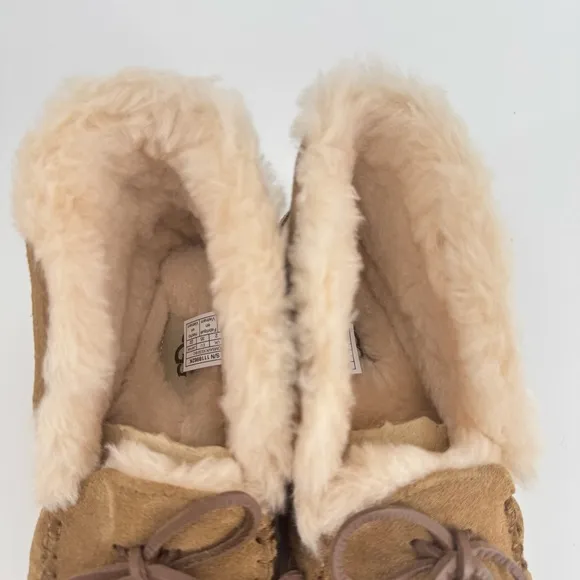 UGG Kids Alena Slipper in Chestnut Size 3 Kids / 5 Woman