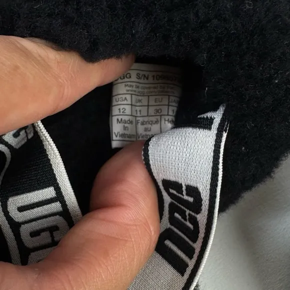 UGG Kids Black Fluff Yeah Slide Fuzzy Slippers Size 12