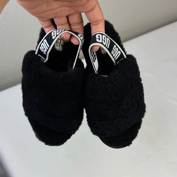 UGG Kids Black Fluff Yeah Slide Fuzzy Slippers Size 12