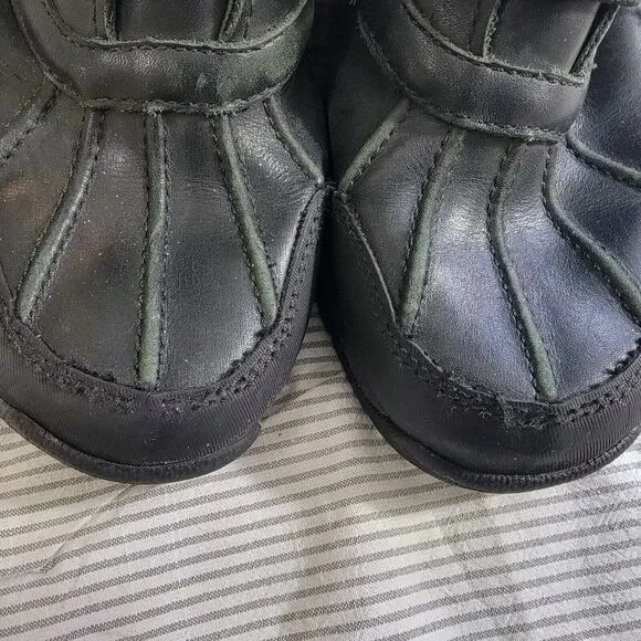 UGG Kids Butte Winter Boots Black Leather Insulated Waterproof Size 3 S/N 5209