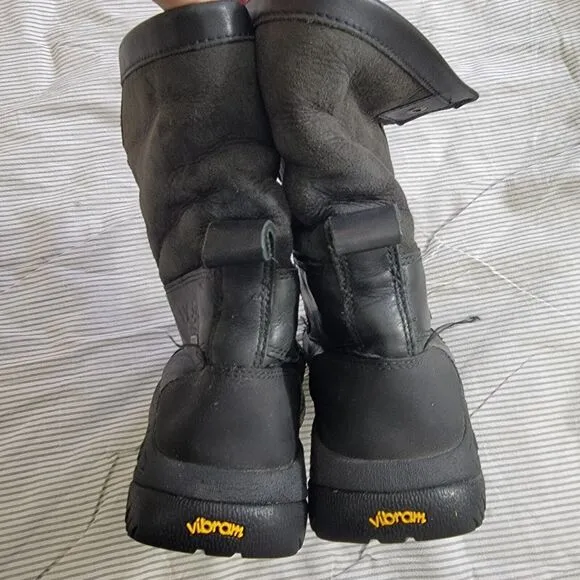 UGG Kids Butte Winter Boots Black Leather Insulated Waterproof Size 3 S/N 5209