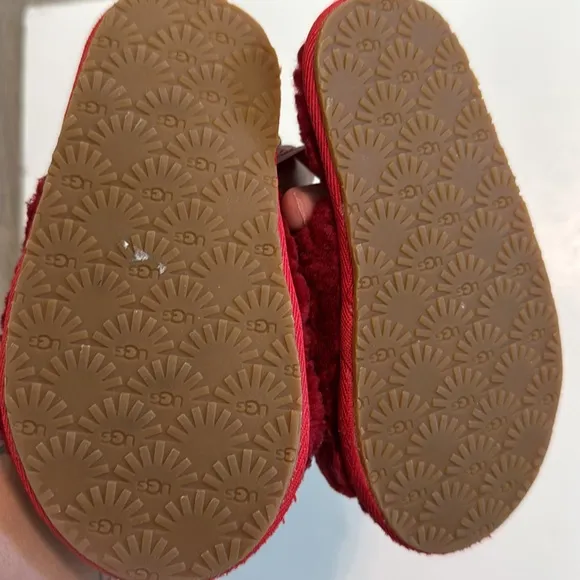UGG Kids Red Fluffy Slippers 10