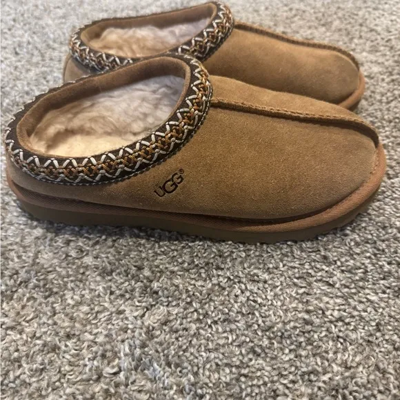 UGG Kid’s Tan Slippers