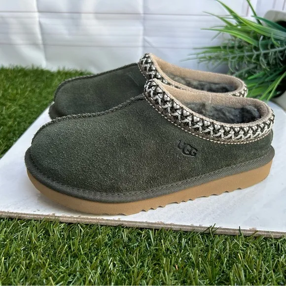 UGG KidsTasman || Slipper &quot;Green&quot;$130 size 13 gently used unisex