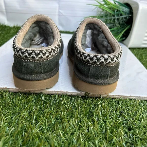 UGG KidsTasman || Slipper &quot;Green&quot;$130 size 13 gently used unisex