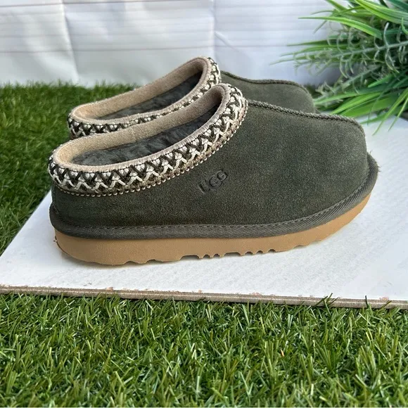 UGG KidsTasman || Slipper &quot;Green&quot;$130 size 13 gently used unisex