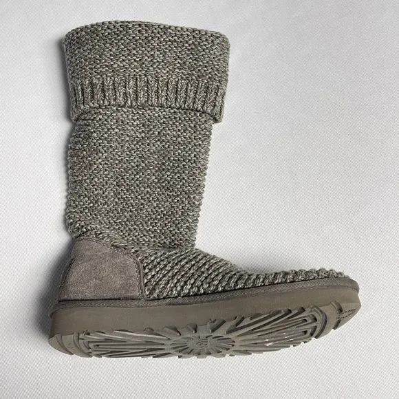 Ugg Knit Boots Women's 7 Cardy Mid Calf Grey Pull-On Button Winter Boots 1094949