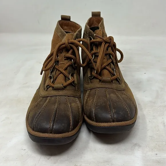 Ugg Leather water proof boots size 8