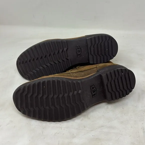 Ugg Leather water proof boots size 8