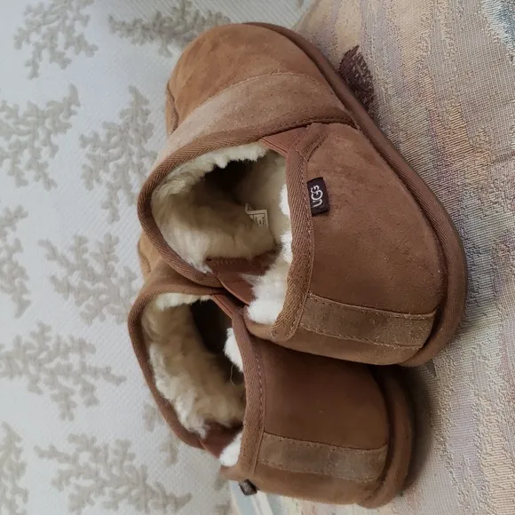 UGG Leisure Slip On Men's Suede Sheepskin Slipper Tan, Size 10