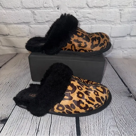 UGG Leopard Scuffette II Slippers Sz 7