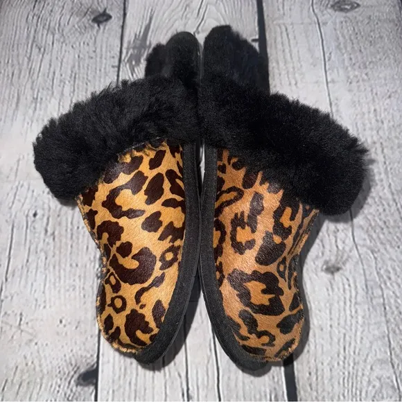 UGG Leopard Scuffette II Slippers Sz 7