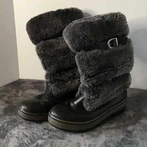UGG LILYAN WOMEN Mid Calf BOOTS LEATHER Black/Gray Unique Waterproof Size 6