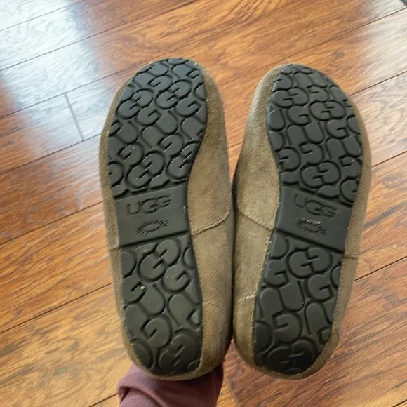 UGG Men’s Ascot Fur Lined Suede Slippers Loafers Gray Taupe Size 11