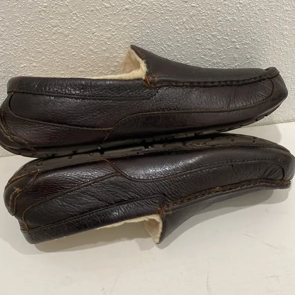UGG Men's Ascot Leather Indoor/ Outdoor Slippers |Size 11