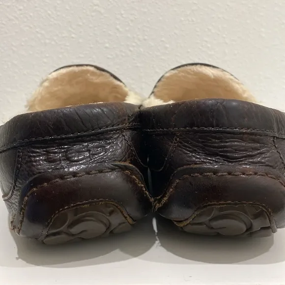 UGG Men's Ascot Leather Indoor/ Outdoor Slippers |Size 11