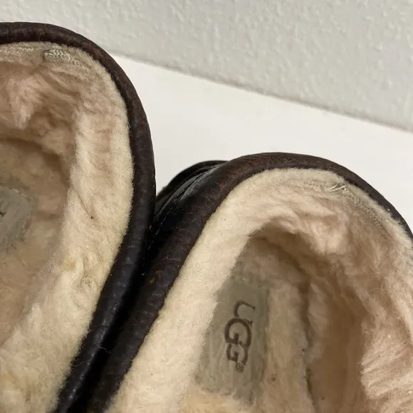 UGG Men's Ascot Leather Indoor/ Outdoor Slippers |Size 11