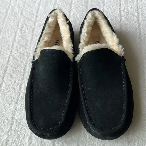 UGG Men’s Ascot Leather Suede Slippers