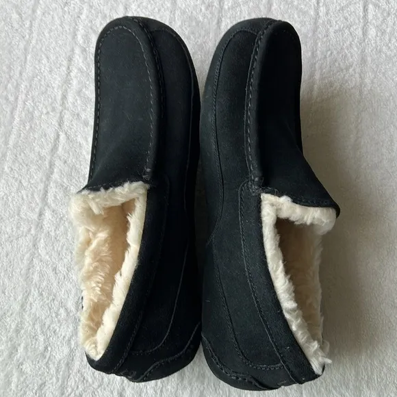 UGG Men’s Ascot Leather Suede Slippers