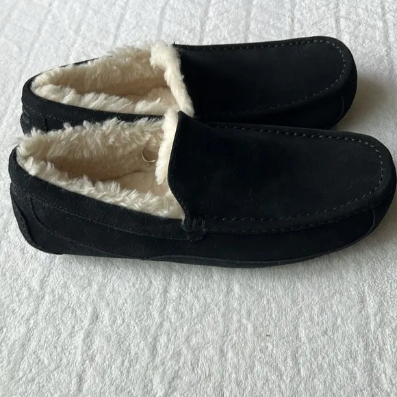 UGG Men’s Ascot Leather Suede Slippers