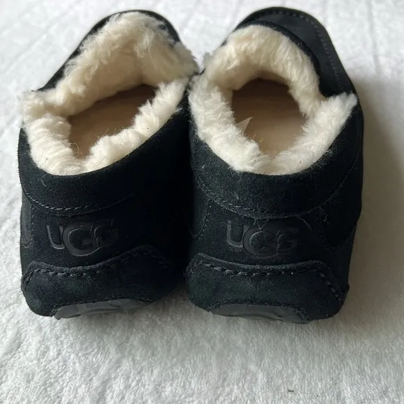 UGG Men’s Ascot Leather Suede Slippers