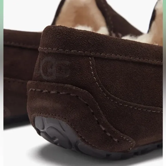 UGG mens  Ascot suede shearling slippers Espresso sz 8