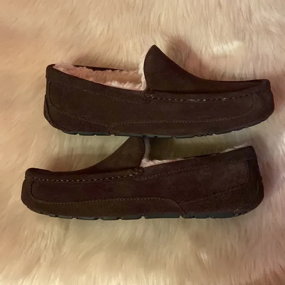 UGG mens  Ascot suede shearling slippers Espresso sz 8