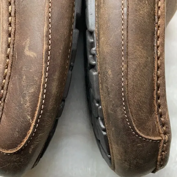 UGG Men’s Ascot Tan Leather Slippers