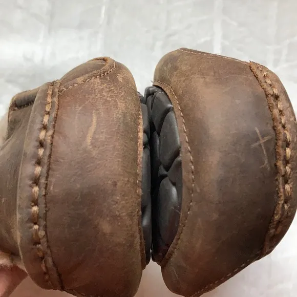 UGG Men’s Ascot Tan Leather Slippers