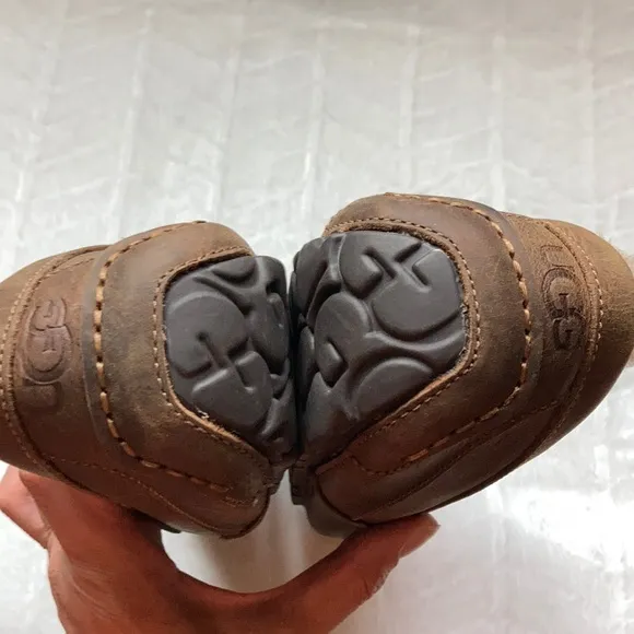 UGG Men’s Ascot Tan Leather Slippers