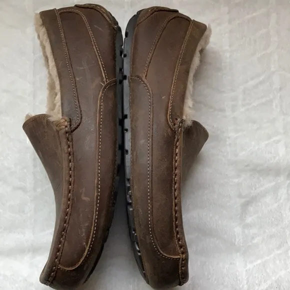 UGG Men’s Ascot Tan Leather Slippers