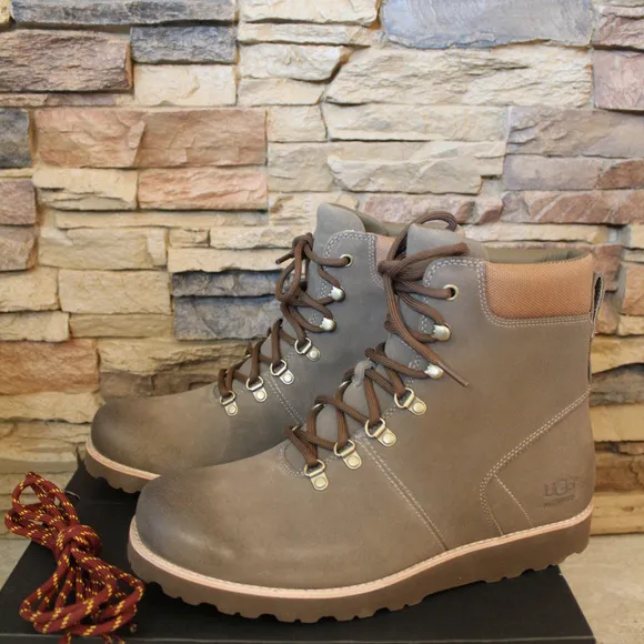 UGG‎ MEN'S HALDAN SUEDE BOOTS NEW TAUPE